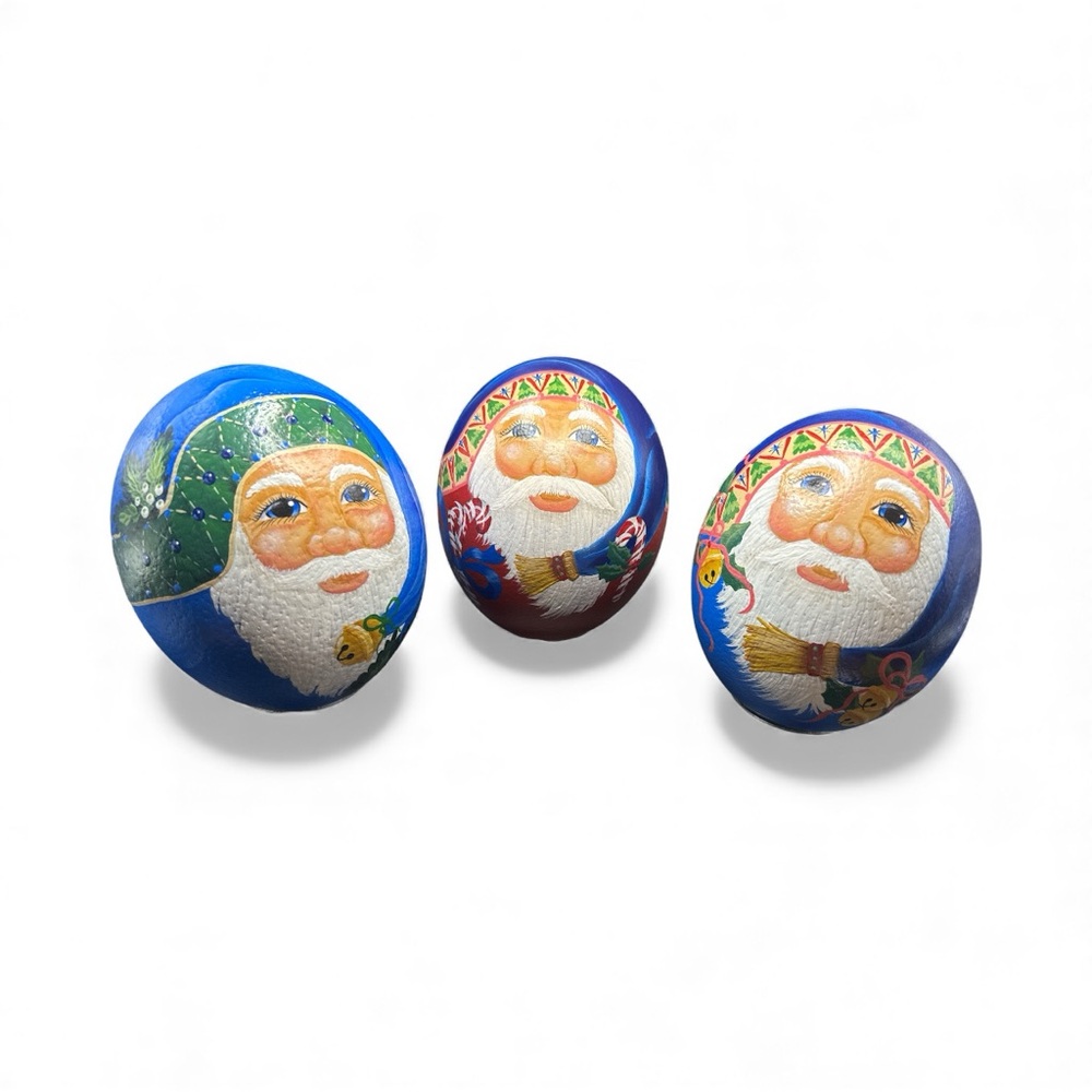 Vintage Handpainted Santa Ostrich Egg Vintage Handpainted Christmas Ostrich Egg - Picture 5 of 5
